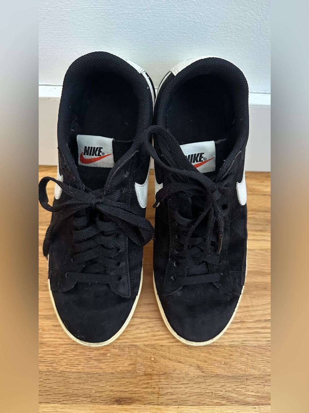 Nike ‘Blazer Low’ Black Suede